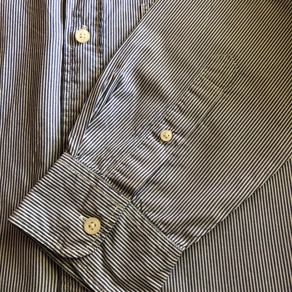 Med. GAP Blue & White Pinstripe Shirt - Picture 4 of 5
